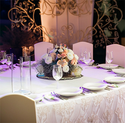 Well decorated wedding table